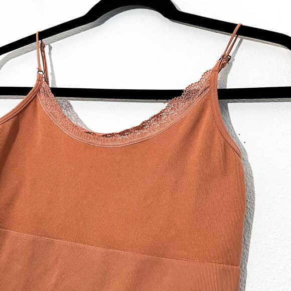 Out From Under Lace Trim Ribbed Cropped Tank Top Cami Y2K Womens XL Fairy Crop - Picture 2 of 7